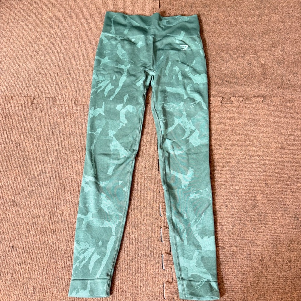 Gymshark Adapt Camo Seamless Leggings Sage Green High‎ Waisted Ruched Back Small